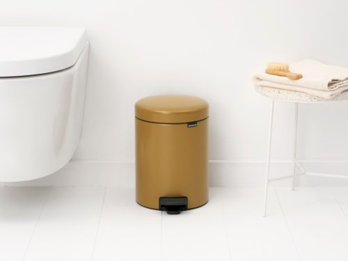 Brabantia NewIcon pedálos hulladékgyűjtő szagmentesen záródó Soft-Close fedél, műanyag tartály, 5L - W méret, acél,