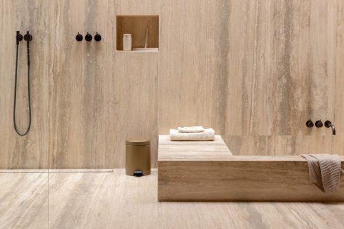 Brabantia NewIcon pedálos hulladékgyűjtő szagmentesen záródó Soft-Close fedél, műanyag tartály, 5L - W méret, acél,