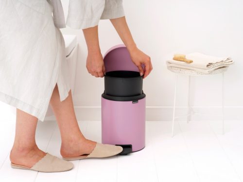 Brabantia NewIcon pedálos hulladékgyűjtő szagmentesen záródó Soft-Close fedél, műanyag tartály, 5L - W méret, acél,