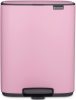 Brabantia Bo Pedal Bin pedálos hulladékgyűjtő szagmentesen záródó Soft-Close fedél, karcsú, négyzetes forma, műanyag