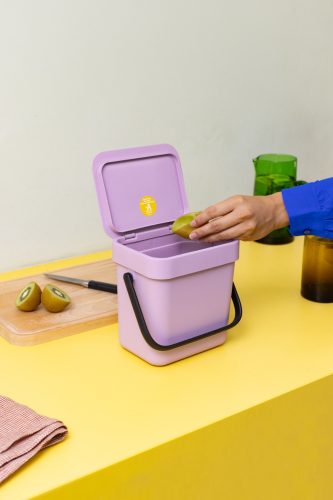 Brabantia Sort & Go konyhai szemetes felnyitható fedéllel, fogantyúval szelektív és komposzt gyűjtéséhez, 3L - A méret,