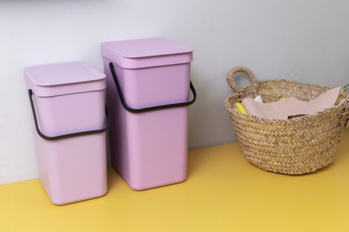 Brabantia Sort & Go konyhai szemetes felnyitható fedéllel, fogantyúval szelektív és komposzt gyűjtéséhez, 16L - D méret,