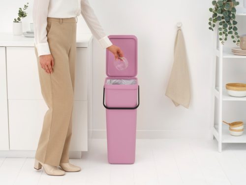 Brabantia Sort & Go konyhai szemetes felnyitható fedéllel, fogantyúval szelektív és komposzt gyűjtéséhez, 40L - L méret,