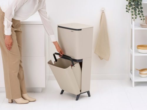 Brabantia SortUp Recycle Bin Hi 2 szintes szelektív hulladékgyűjtő torony lábakon, felhajtható fedéllel, 20+25L