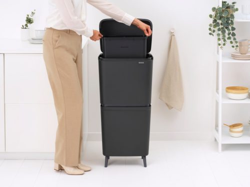Brabantia SortUp Recycle Bin Hi 2 szintes szelektív hulladékgyűjtő torony lábakon, felhajtható fedéllel, 20+25L