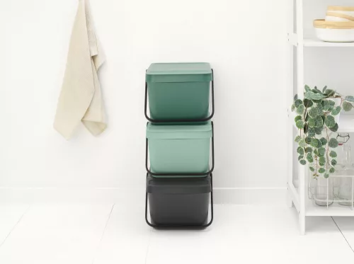 Brabantia Sort & Go halmozható hulladékgyűjtő felnyitható fedéllel, fogantyúval szelektív gyűjtéshez, 20L, platina zöld