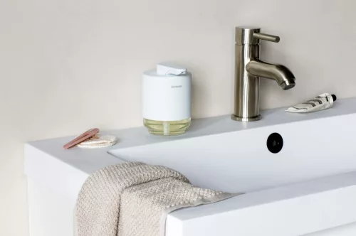 Brabantia MindSet folyékonyszappan-adagoló csepegésbiztos pumpával, 200ml üveg tartály, acél burkolat, szikrázó fehér