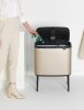 Brabantia Bo Touch Bin nyomófedeles szelektív hulladékgyűjtő, magasított, lábakon álló, műanyag tartály, 11+23L - X+J