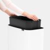 Brabantia Bo Touch Bin nyomófedeles hulladékgyűjtő, magasított, lábakon álló, műanyag tartály, 36L - R méret, acél,