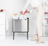 Brabantia Bo Touch Bin nyomófedeles szelektív hulladékgyűjtő, magasított, lábakon álló, műanyag tartály, 11+23L - X+J