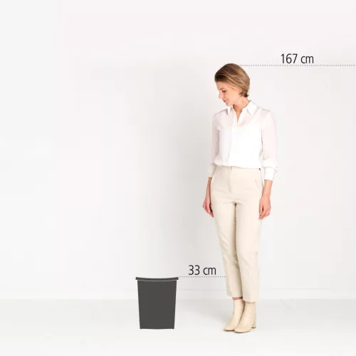 Brabantia Built in Bin beépített szemetes, ajtóra szerelhető, ajtóval együtt nyíló, felnyitható fedéllel, 10L - C méret,