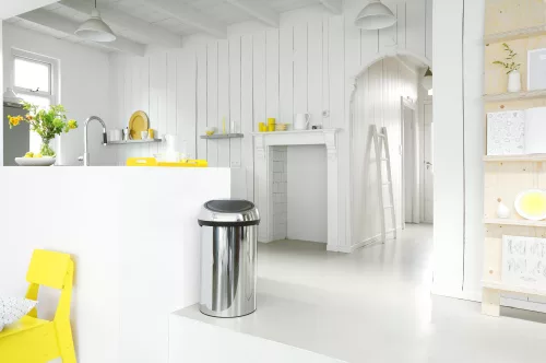 Brabantia Touch Bin nyomófedeles hulladékgyűjtő XXL, 60L - H méret, fényes r.m. acél test, fényes r.m. acél fedő