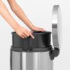 Brabantia Pedal Bin Silent pedálos hulladékgyűjtő, 45L - L méret, r.m. acél, selyem ujjlenyomatmentes - 424205