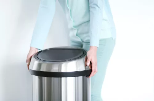 Brabantia Touch Bin nyomófedeles hulladékgyűjtő XXL, 60L - H méret, selyem ujjlenyomatmentes r.m. acél test, selyem
