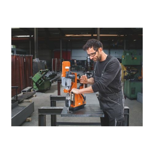 Négy fokozatú fúrógép  720251