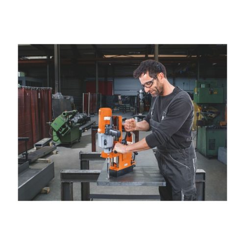 Négy fokozatú fúrógép  720251