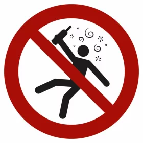 Tiltó jelzés Bódult személyeknek tilos 04100