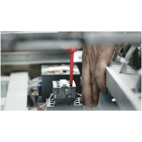 PB Swiss Tools Lapos villanyszerelő csavarhúzó, Classic teljesen szigetelt 6,5 mm