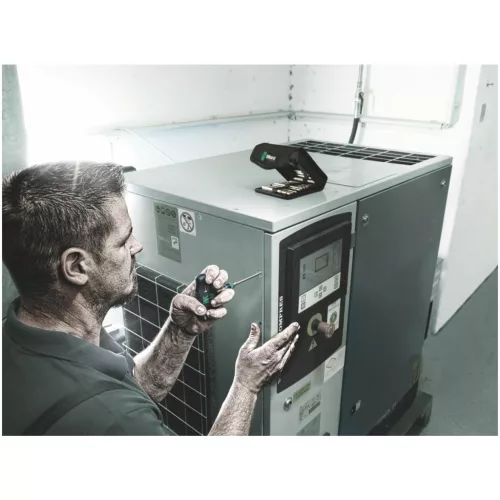 Keresztmarkolat 1/4 col bitekhez integrált racsnival és gyorsváltó befogóval 6,3 mm