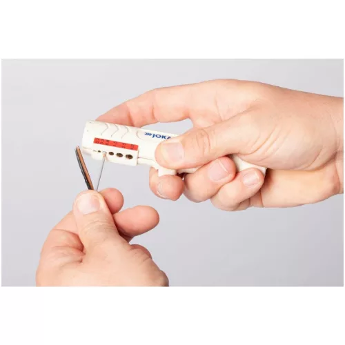 Kábelcsupaszító késekkel adat- és vezérlő kábelekhez  5,5-15 mm