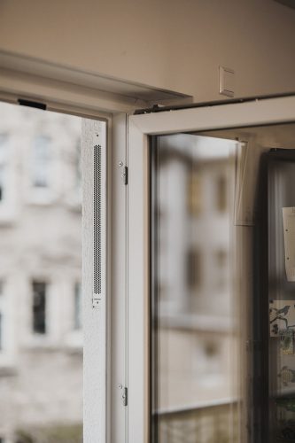 iV-Smart+ Corner decentralizált hővisszanyerős szellőztető készülék