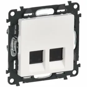   Legrand Valena Life Cat.5e UTP aljzat, mechanizmus burkolattal, fehér