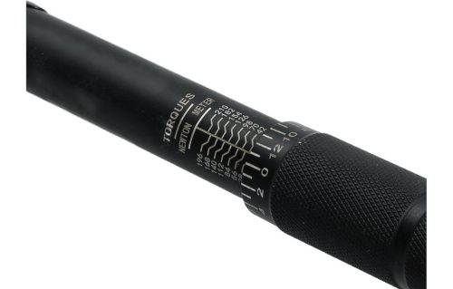 GEKO 1/2" nyomatékkulcs 28 - 210 Nm, fekete, Cr-V