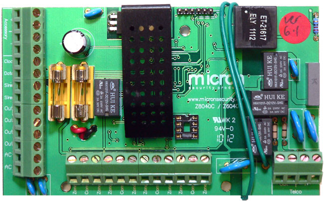 Micron SCORPION Z8040C panel 8 zónás, kommunikátoros, 4 partíciós riasztóközpont.