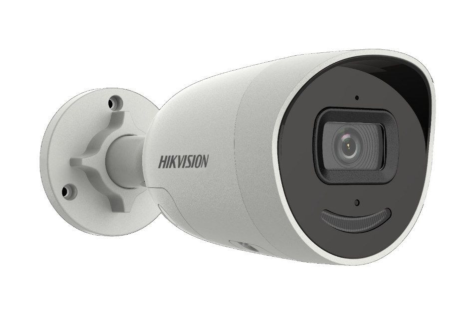 Hikvision AcuSense IP kamera. 4 Mpx-es, kültéri, kompakt, 2,8 mm fix objektív, valós WDR, VCA, beépített mikrofon, micro