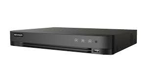 Hikvision AcuSense 4+4 csatornás analóg HD DVR, 5 Mpx, H.265, VCA, 1 HDD